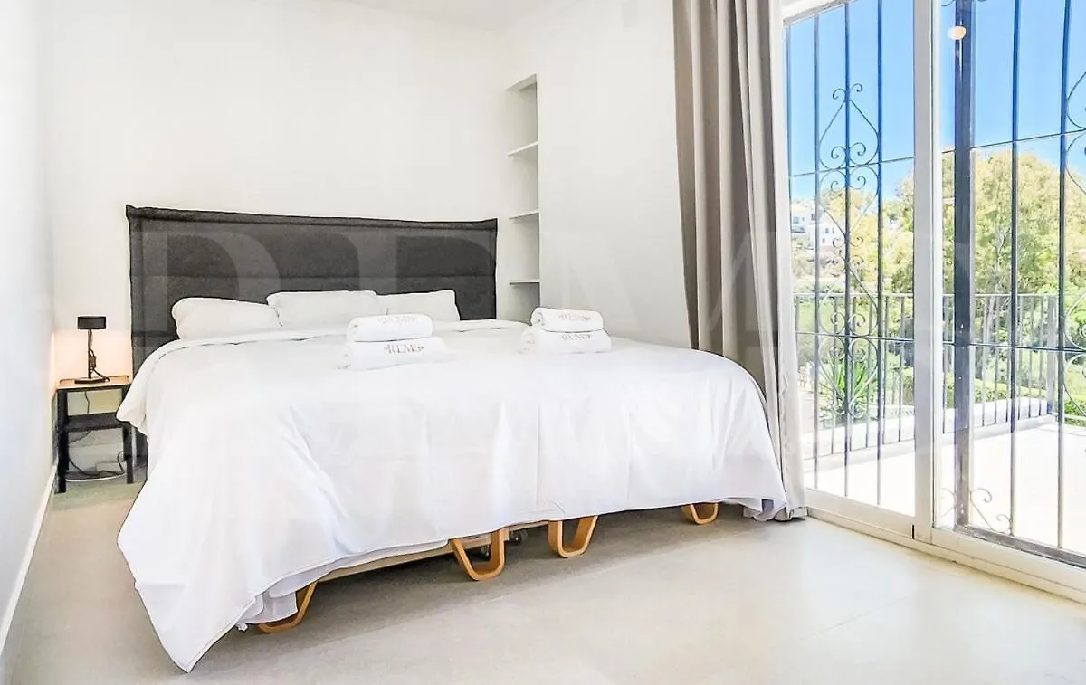 Chic Villa With Pool, Garden And Parking Rems Fuengirola