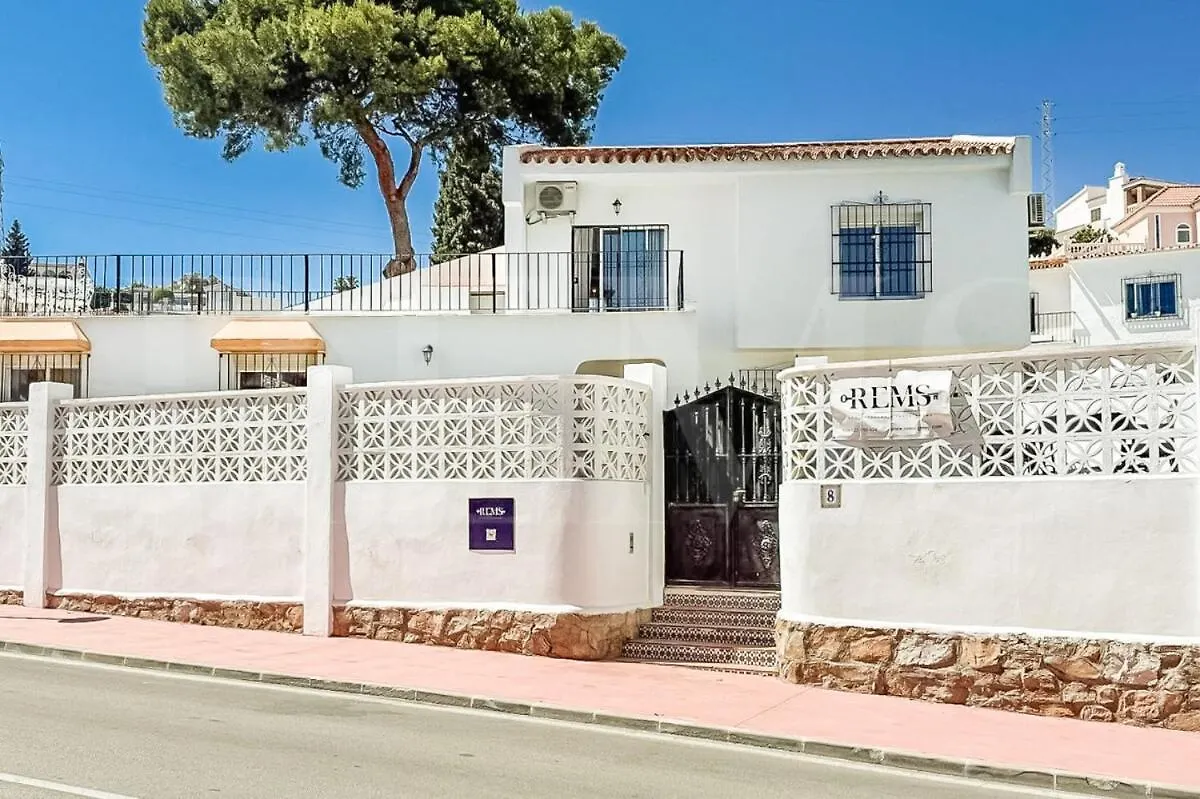 Chic Villa With Pool, Garden And Parking Rems Fuengirola