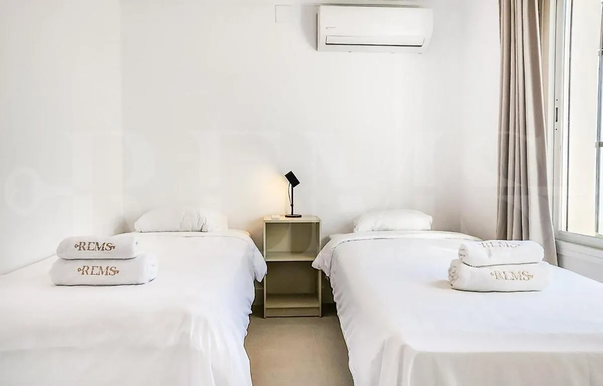 Chic Villa With Pool, Garden And Parking Rems Fuengirola Spanje