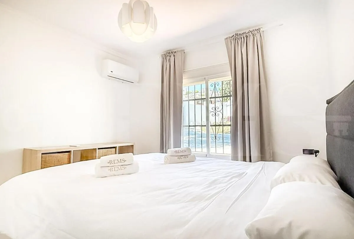 Chic Villa With Pool, Garden And Parking Rems Fuengirola 0*,  Spanje